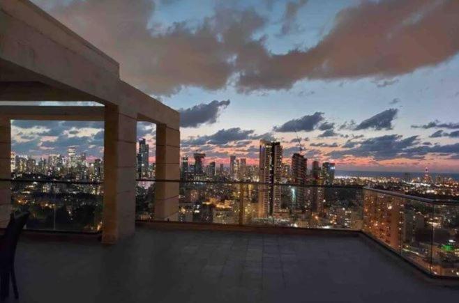 Beautiful Penthouse W/Amazing View, Prime Location Apartment Ramat Gan Exterior photo